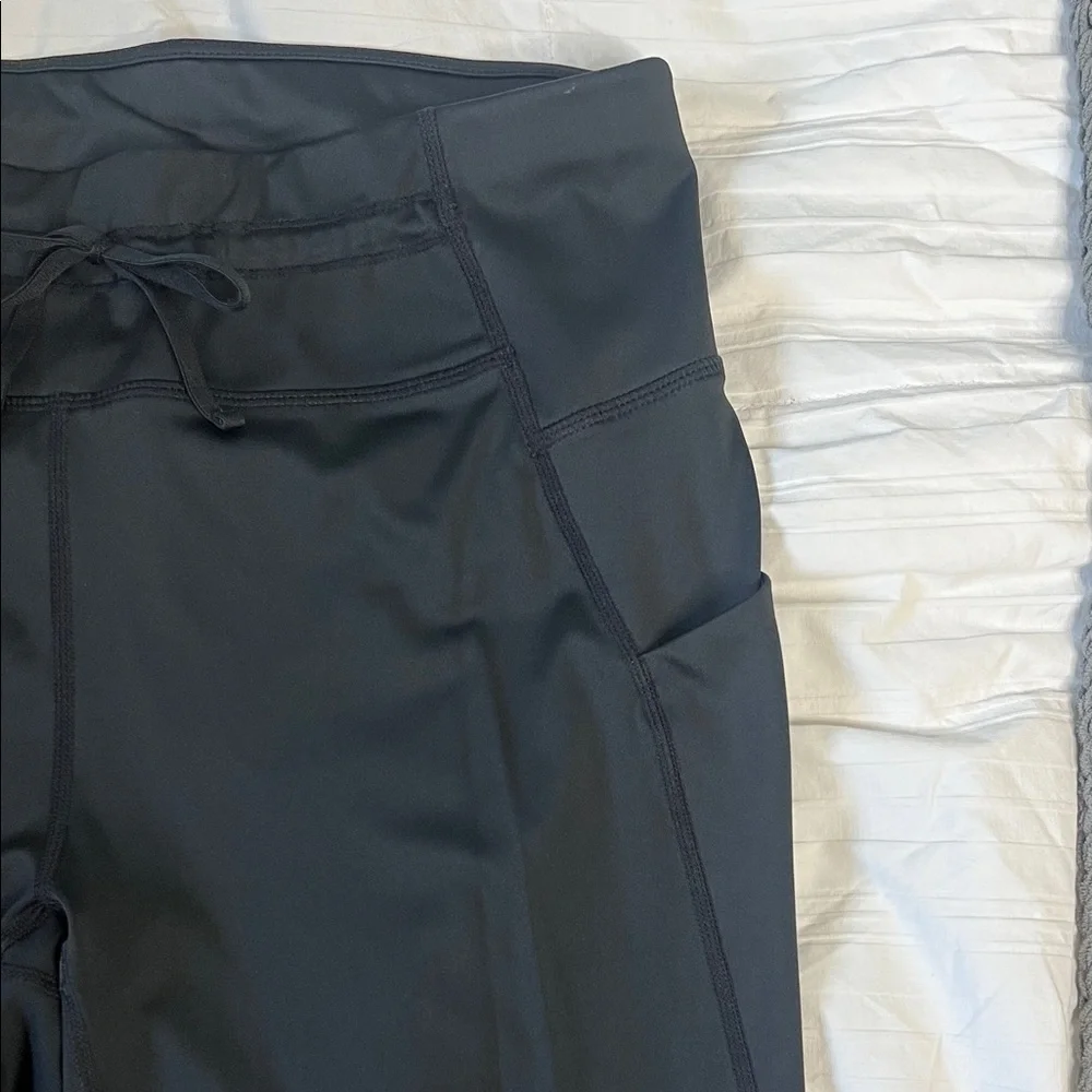 Fabletics Ultra Cool Drawstring 7/8 Leggings - Picture 4 of 6